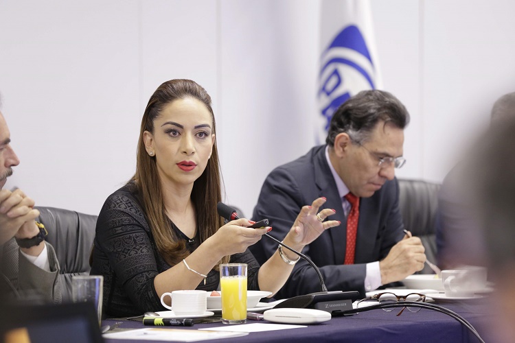 Presentó Adriana Dávila análisis del informe sobre combate a la trata  