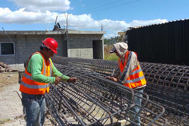 Construye Secoduvi puente vehicular en Axocomanitla y Huactzinco