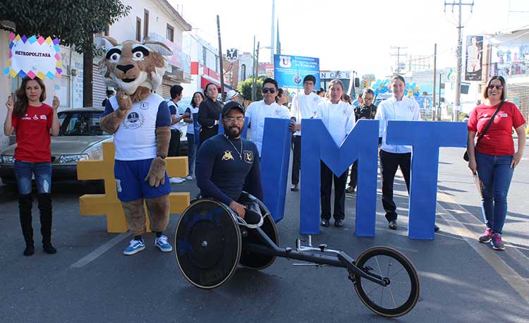UMT presente en desfile sin barreras para la discapacidad