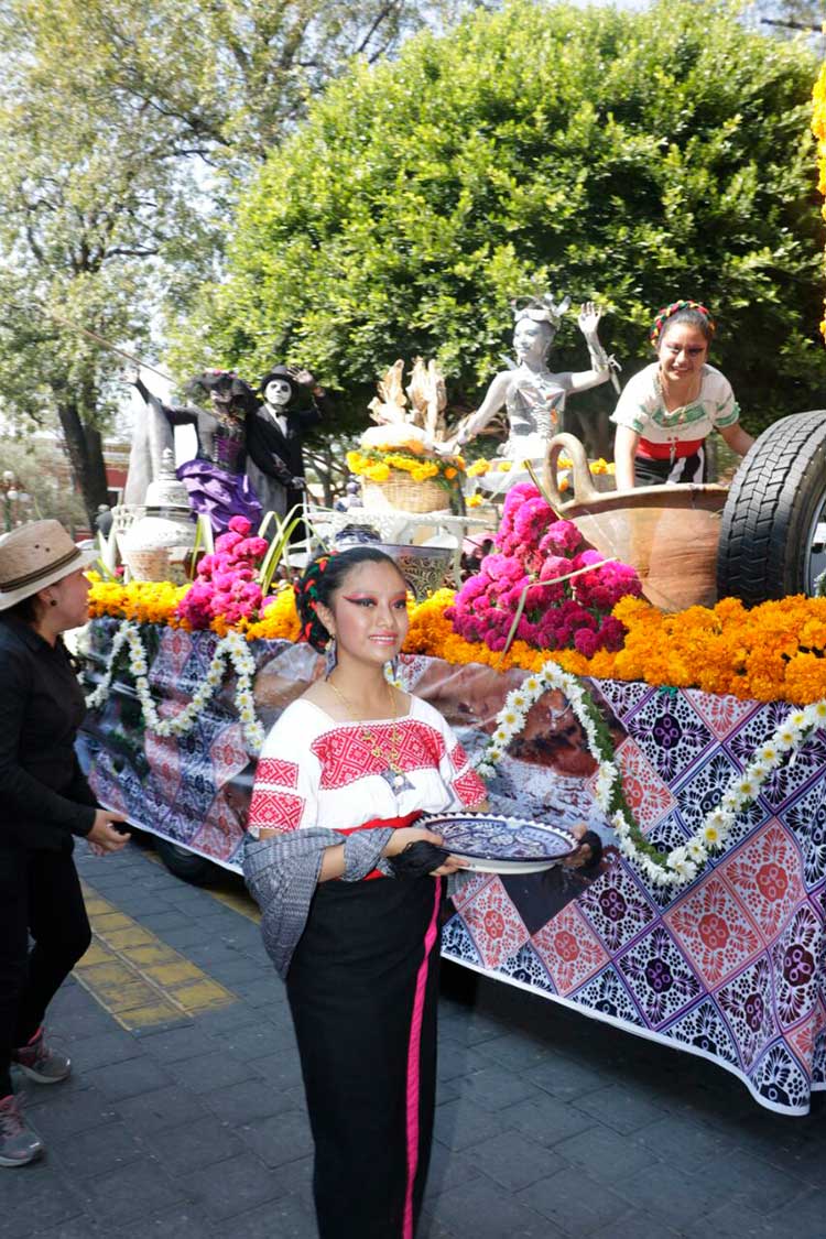 Presentan colorido desfile de Feria Tlaxcala 2017