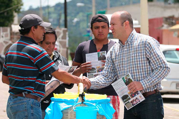 Reciben en Tetla informe de actividades legislativas de Juan Corral Mier