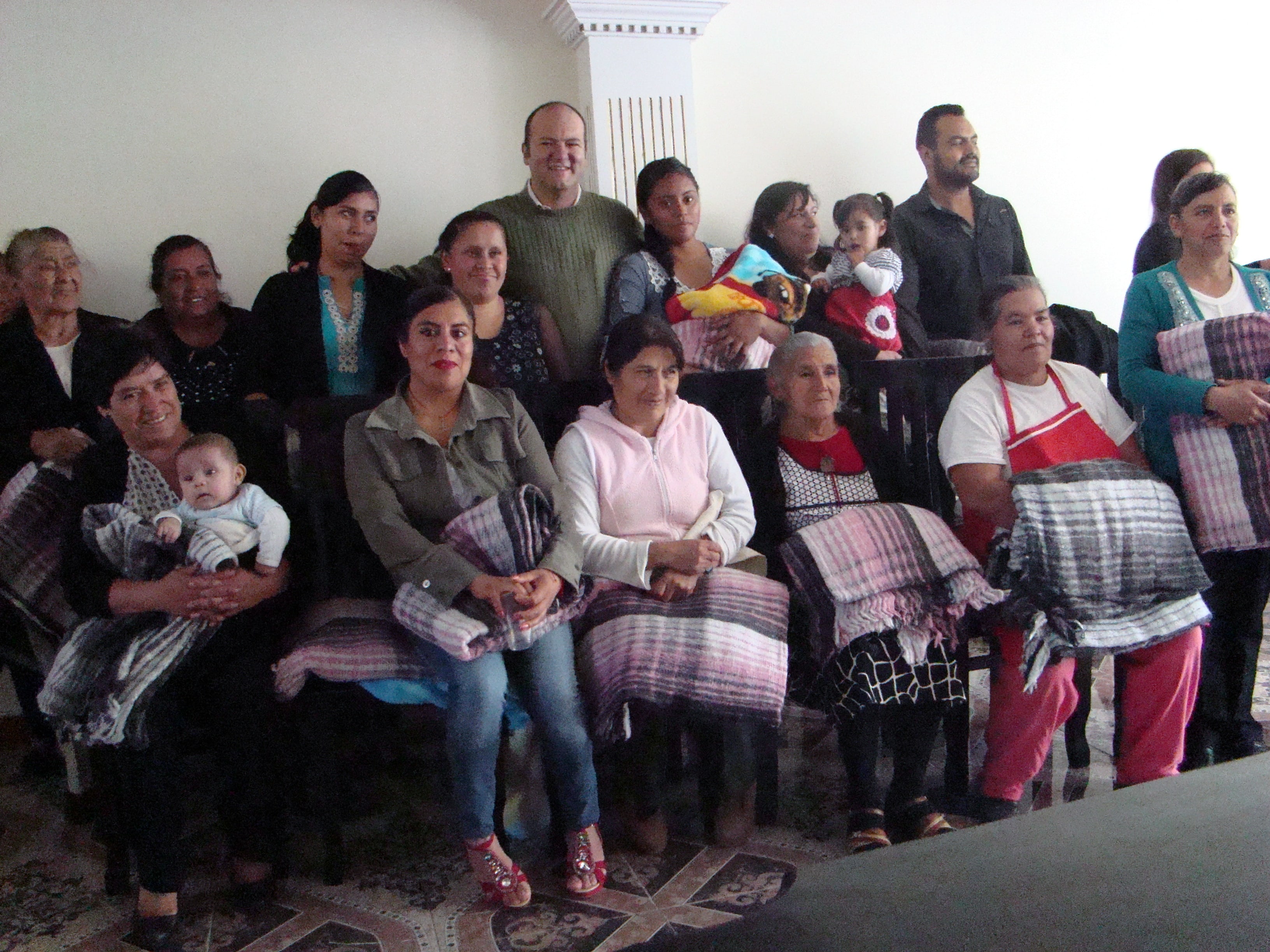 Mujeres interesadas en reactivar la maquila en Emiliano Zapata piden gestión de Juan Corral