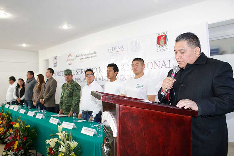 Cumplen 87 jóvenes de Apetatitlán con sorteo para Servicio Militar
