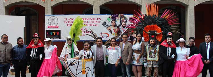 Apoya Juan Carlos Sanchez participación de camadas de carnaval en International Ethnic Folklore 