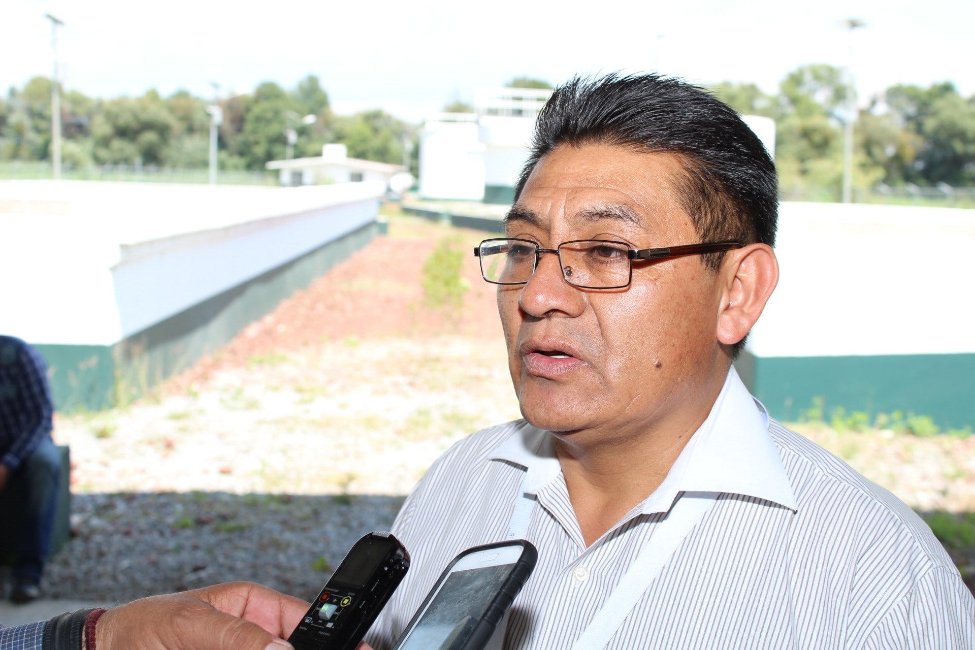 Alcalde de Huactzinco vende plazas, tolera golpeadores y emplea a su familia