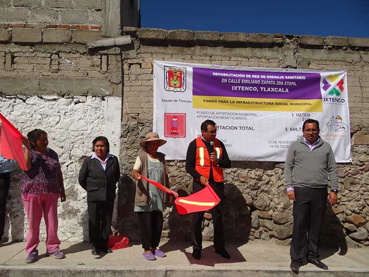 Dan banderazo de inicio a obra de rehabilitación de red de drenaje sanitario en Ixtenco