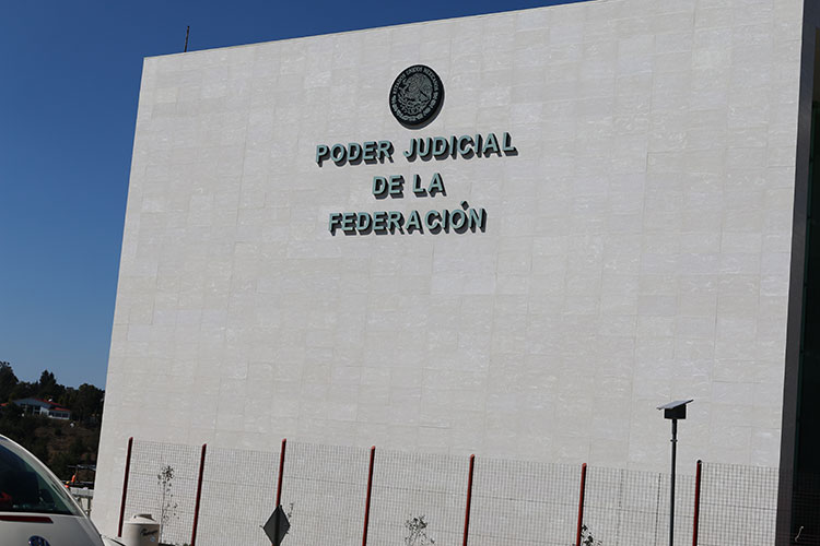 PGR Tlaxcala presenta ante juez a una persona por la posesión ilícita de petrolífero Pemex diésel 