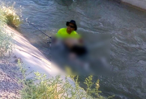 Familiares rescatan cuerpo de joven ahogado en jaguey