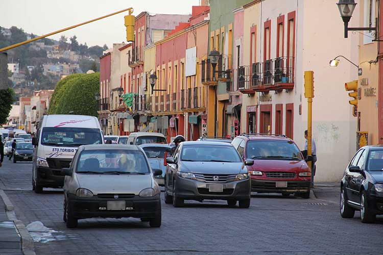 Acuerdan reordenamiento del servicio de taxis en Tlaxcala
