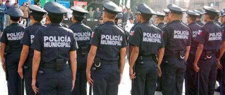 Sin gobierno estatal, policías municipales cierran filas