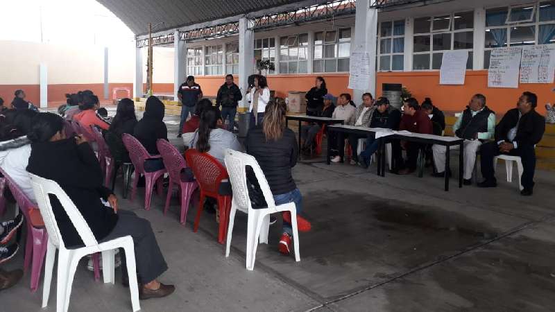 Por malos manejos piden destitución en primaria en Xiloxochitla