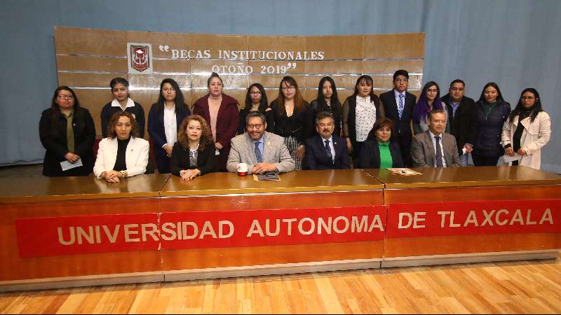 Solidaria la UATx con sus estudiantes para la consolidación de sus ca...