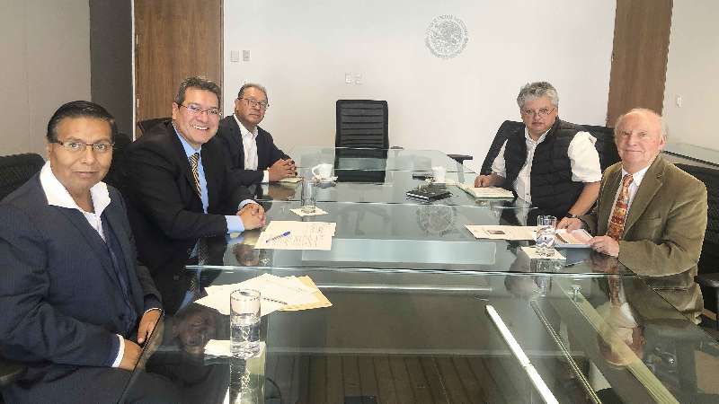 Fortalece Marco Mena cooperación ecológica con secretario federal