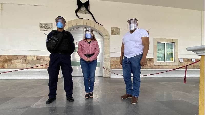 Entregan kits de protección sanitaria a Policías de Xicohtzinco