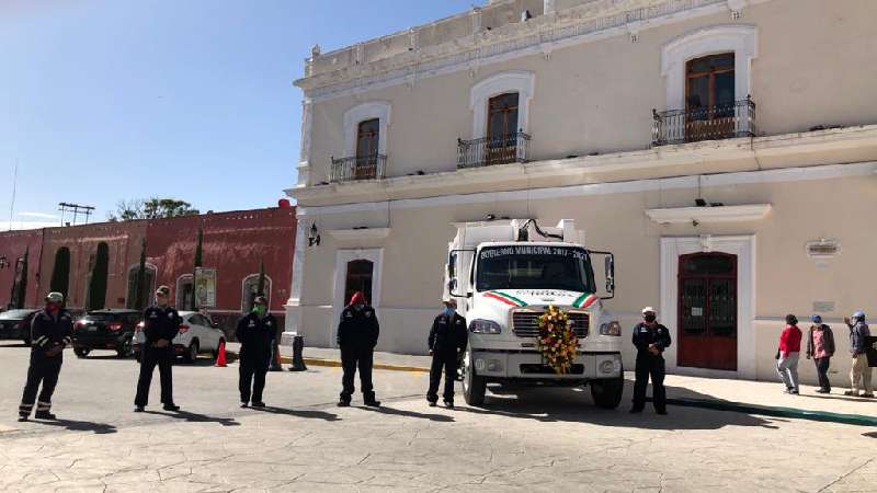 Entregó alcalde de Huamantla 2 camiones recolectores de basura 