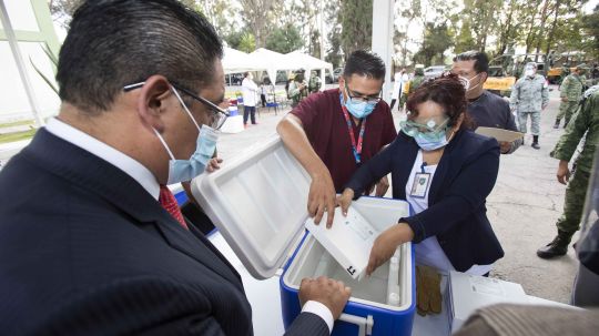 Recibe SESA vacunas contra Covid-19 para personal médico de Tlaxcala