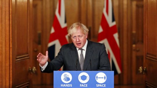 Boris Johnson advierte medidas más estrictas ante nueva cepa de covid-19 en Reino Unido