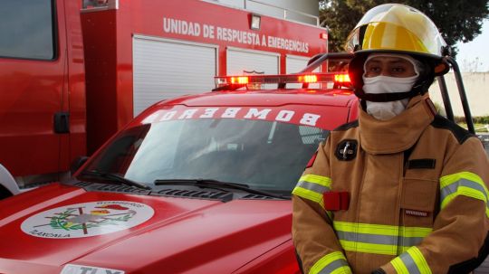 La SSC entrega equipos profesionales al heroico cuerpo de bomberos 