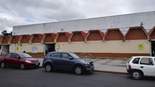 Locatarios del mercado de Tlaxcala se oponen a su demolición, señalan que más de 400 familias serían afectadas