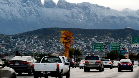 Monterrey y Chihuahua sufren mega apagón; colonias se quedan sin luz ante frente frío