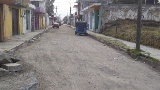 Abrieron la calle y se fueron, vecinos de Papalotla reclaman por abandono de obra 