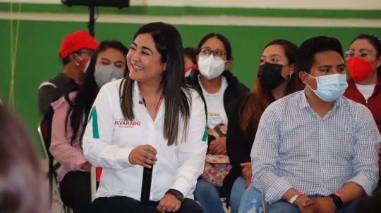 Con becas para talentos educativos, deportivos y artísticos, Anabel Alvarado pacta una Capital moderna para jóvenes 