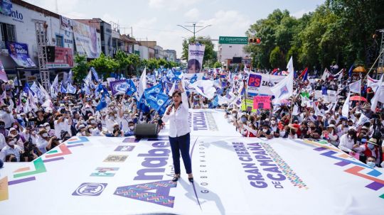 En cierre de campaña Anabell Ávalos resalta que logró adhesiones de militantes de 14 partidos a su proyecto