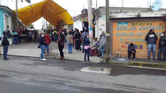 Gran afluencia registran casillas, hay retrasos en inicio de votación