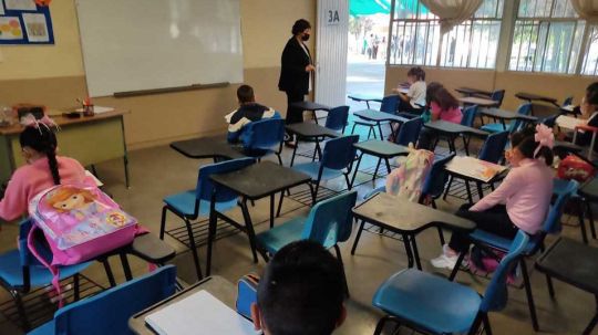 Tras regreso a clases presenciales en CdMx, detectan caso positivo de covid en secundaria