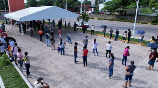 Jóvenes, entre los más afectados por variantes de covid-19 en Tabasco