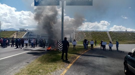 Cierran carretera México-Veracruz a la altura de Altzayanca