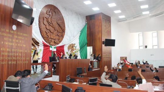 Por corruptos denuncian a diputados locales y a dirigente de 7 de mayo 