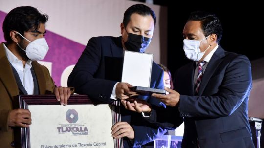 Reconoce Ayuntamiento de Tlaxcala a personal médico y hospitalario combatiente de la enfermedad COVID19 con la Medalla 