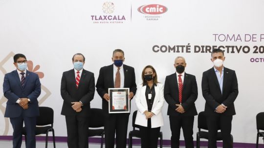 Lorena Cuéllar Cisneros tomó protesta al comité directivo de la CMIC Tlaxcala 2021-2023