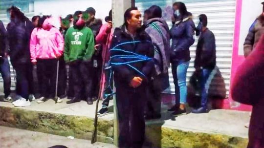 Inseguridad imparable en Tlaltelulco, hartazgo ciudadano llevó a amarrar a director de seguridad a un poste