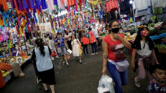 Actividad económica de México cayó 1.6% en agosto ante repunte de casos de covid-19