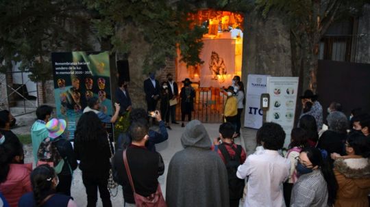 Escuela de Arte de Tlaxcala presenta en Val´Quirico la ofrenda artística