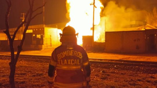 Tlaxcaltecas reportan daños menores en viviendas por explosión 