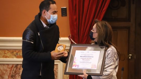 Leonardo Pérez Juárez y Bárbara Padilla Rugerio, así como sus entrenadores recibieron Premio Estatal del Deporte 