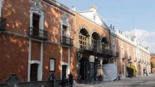 Atiende gobierno del estado a trabajadores de la educación que sufrieron accidente carretero en el municipio de Zapata