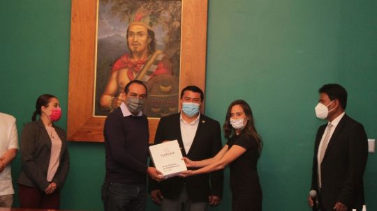 Entrega ejecutivo proyecto del plan estatal de desarrollo de Tlaxcala 2021-2027 al congreso