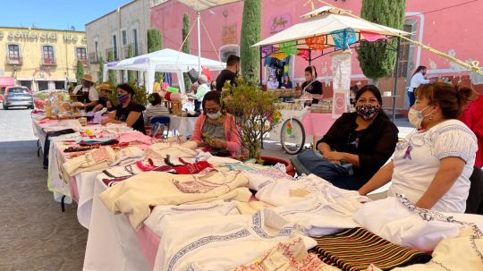 Parque de Huamantla se convierte en escaparate de emprendedoras de Terrenate, Cuapiaxtla y Atltzayanca