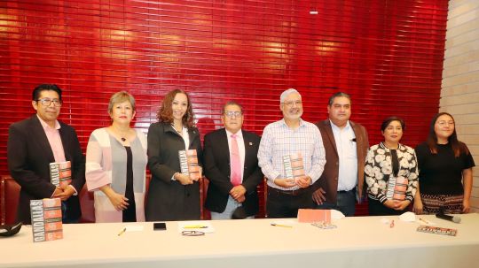 Presentan en la UATx libro sobre fuentes culturales de violencia en México