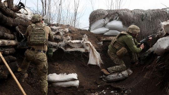 Francia envía gendarmes a Ucrania para investigar sobre crímenes de guerra de Rusia