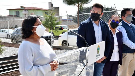 Entrega Santos Cedillo rehabilitación de parque en Yancuitlalpan