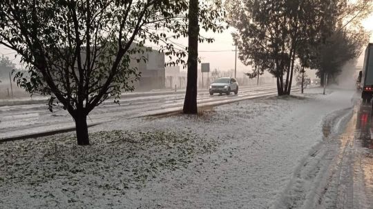 Intensa granizada sorprende a Panotla y Totolac, deja varados a vehículos y provoca encharcamientos 