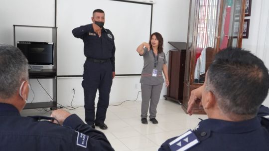 SSC capacita a policías en lenguaje de señas mexicanas