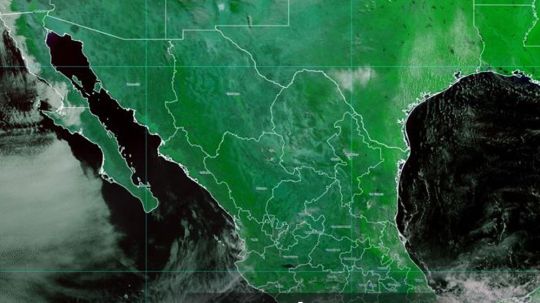 Huracán Agatha se intensifica a categoría 2