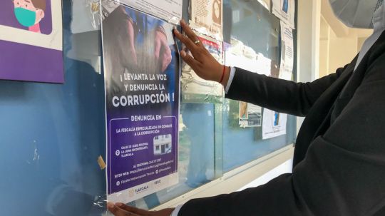 Fiscalía anticorrupción coloca carteles informativos en dependencias gubernamentales