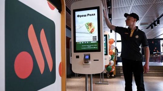 El nombre cambia, pero el amor queda: Rusia inaugura los primeros McDonalds rusos